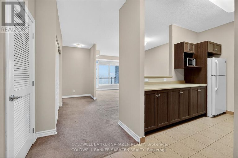 29497411/1105-100-roger-guindon-avenue/riverview-park/ottawa/ontario/K1G3Z7_11