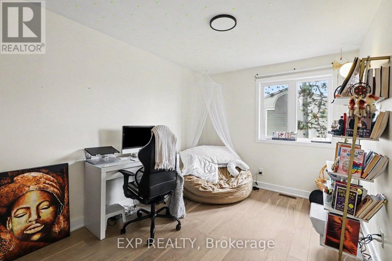 29593810/358-valade-crescent/fallingbrookpineridge/ottawa/ontario/K4A2V7_26