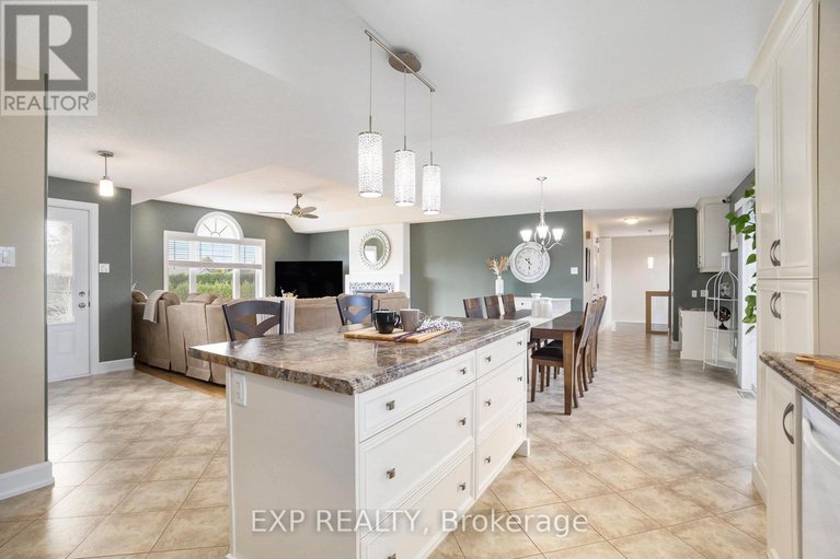 28990239/2003-farisita-drive/vars-village/ottawa/ontario/K0A3H0_15