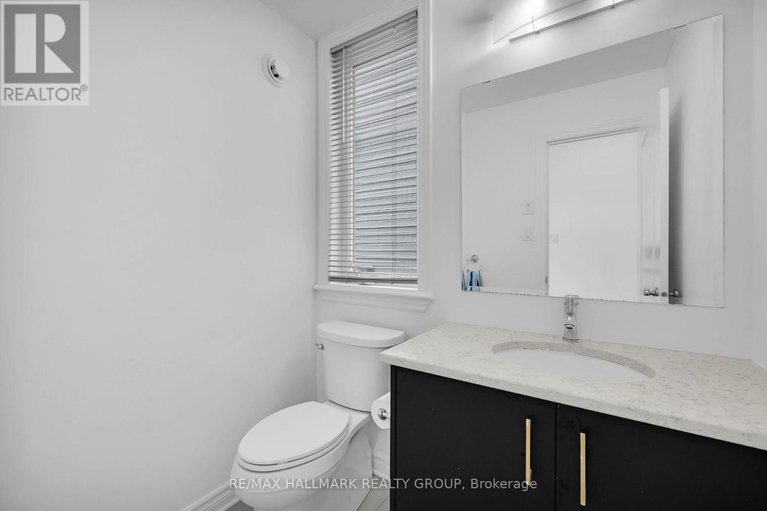 28451825/276-big-dipper-street/riverside-southgloucester-glen/ottawa/ontario/K4M0J6_17