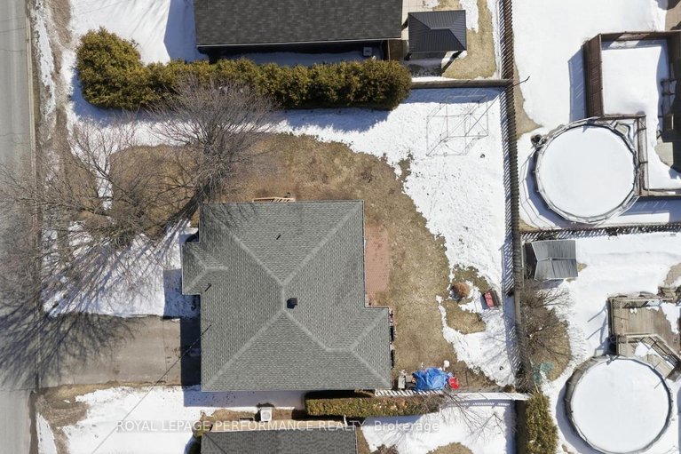 29528377/990-laviolette-street/town-of-rockland/clarence-rockland/ontario/K4K1B9_28