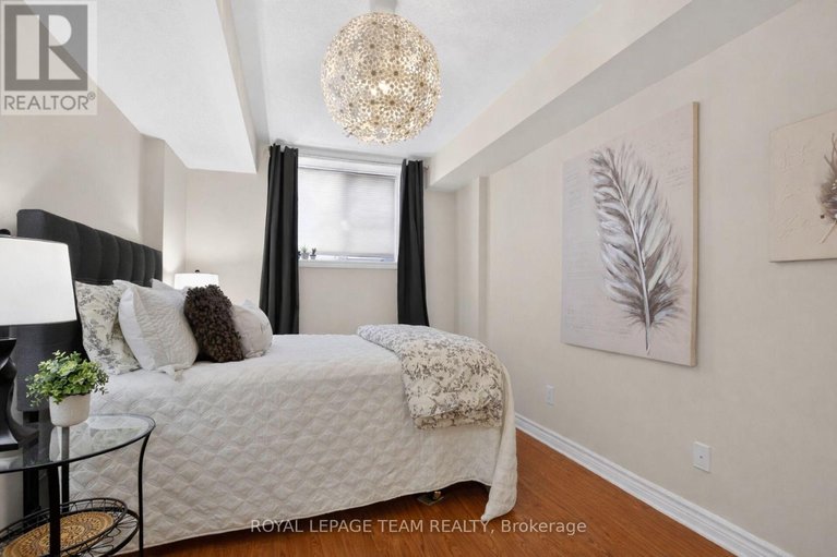 29588178/130a-lindenshade-drive/strandherd/ottawa/ontario/K2J5R5_19