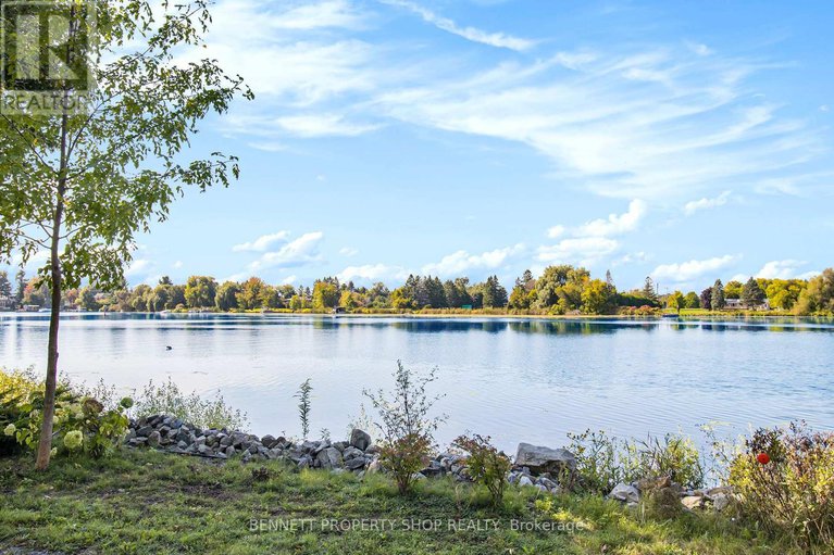 28285756/5066k-lorne-bridge-road/osgoode/ottawa/ontario/K4M1B4_2
