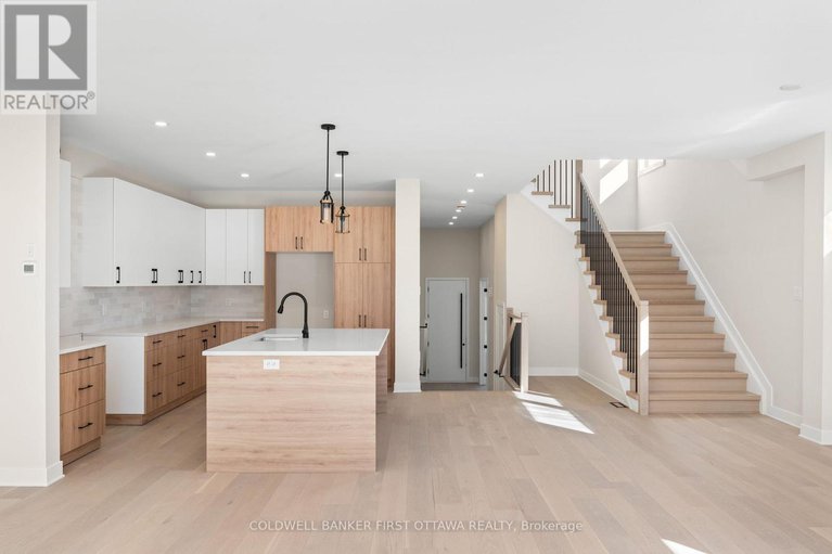 28450244/279-enclave-walk/mer-bleuebradley-estatesanderson-park/ottawa/ontario/K1W0J5_13