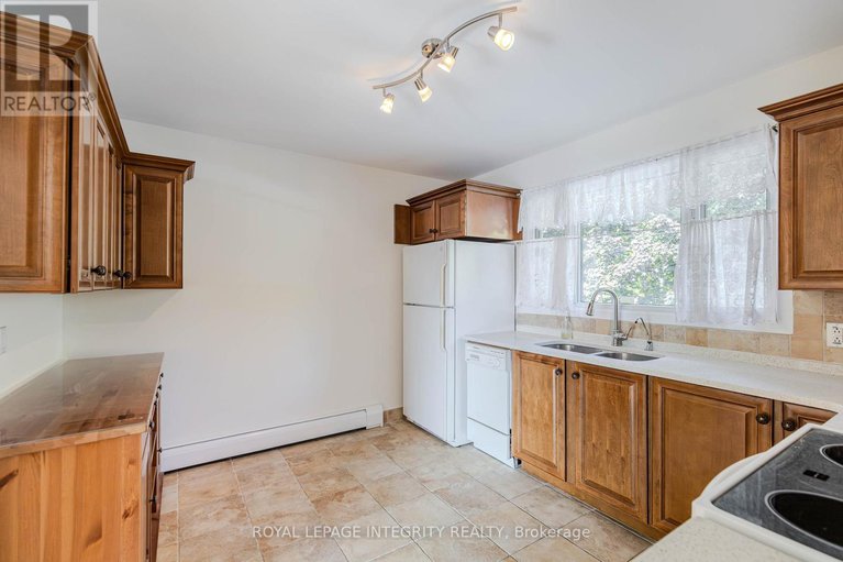 28882629/135-desmond-avenue/glencairnhazeldean/ottawa/ontario/K2L1E8_16