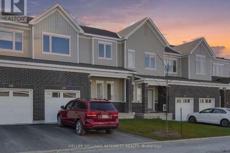 28538568/255-falsetto-street/mer-bleuebradley-estatesanderson-park/ottawa/ontario/K1W1E9_1
