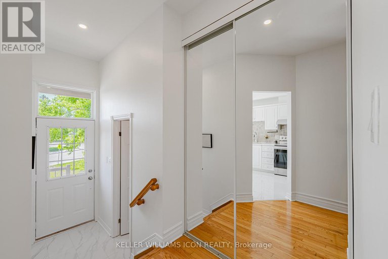 28382446/1309-meadowlands-drive-e/city-viewskylinefisher-heightsparkwood-hills/ottawa/ontario/K2E7B3_4