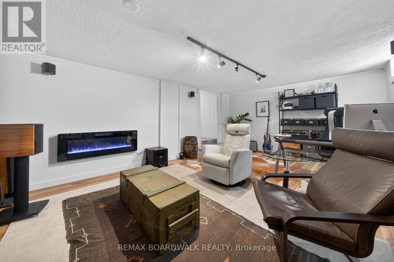 29640571/154-queen-mary-street/overbrookcastle-heights/ottawa/ontario/K1K1X5_35