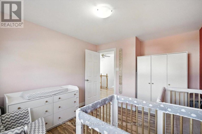 29413883/1097-moselle-crescent/convent-glen/ottawa/ontario/K1C2S8_25