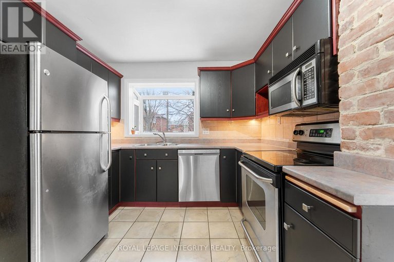 29151000/166-prince-albert-street/overbrookcastle-heights/ottawa/ontario/K1K2A1_12