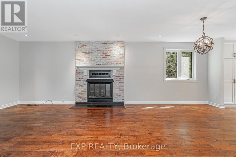 28733539/80-coolspring-crescent/borden-farmstewart-farmcarleton-heightsparkwood-hills/ottawa/ontario/K2E7M8_7
