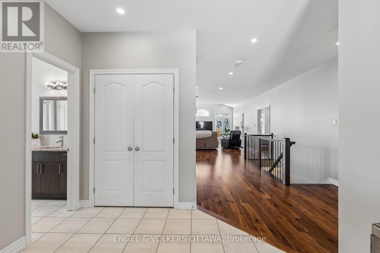 29636459/865-tewin-circle/camelot/ottawa/ontario/K4A1K1_26