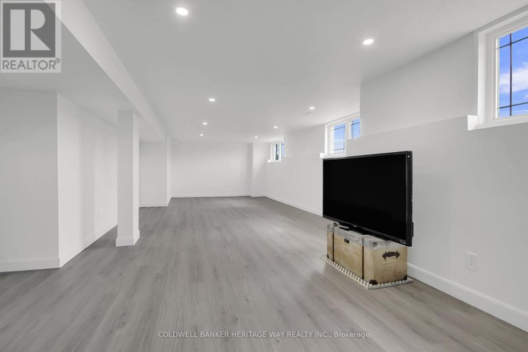 29034500/218-owen-lucas-street/mcnabbraeside-twps/mcnabbraeside/ontario/K7S3G8_35