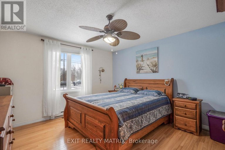 29241507/213-longueuil-street/lorignal/champlain/ontario/K0B1K0_17