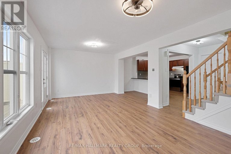 28631340/2325-blue-aster-street/half-moon-bay/ottawa/ontario/K2J0X5_14