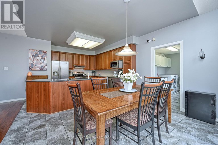 28233202/4191-wolfe-point-way/riverside-southgloucester-glen/ottawa/ontario/K1V1P5_20