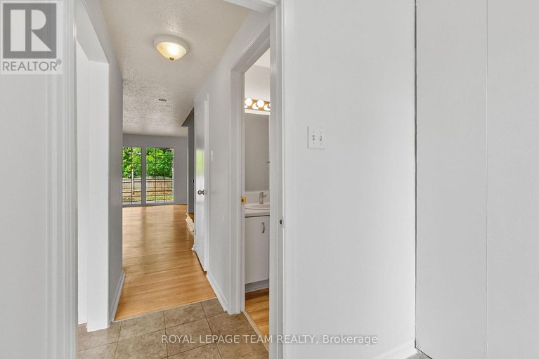 28541057/803-provost-drive/riverside-park-south/ottawa/ontario/K1V6X5_7