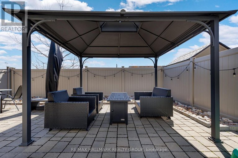 29635213/112-crevasse-road/mer-bleuebradley-estatesanderson-park/ottawa/ontario/K1W0P9_49