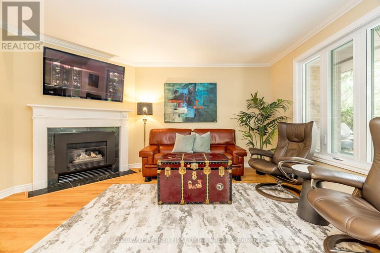 28819605/9-lone-meadow-trail/stittsville-central/ottawa/ontario/K2S1C9_14