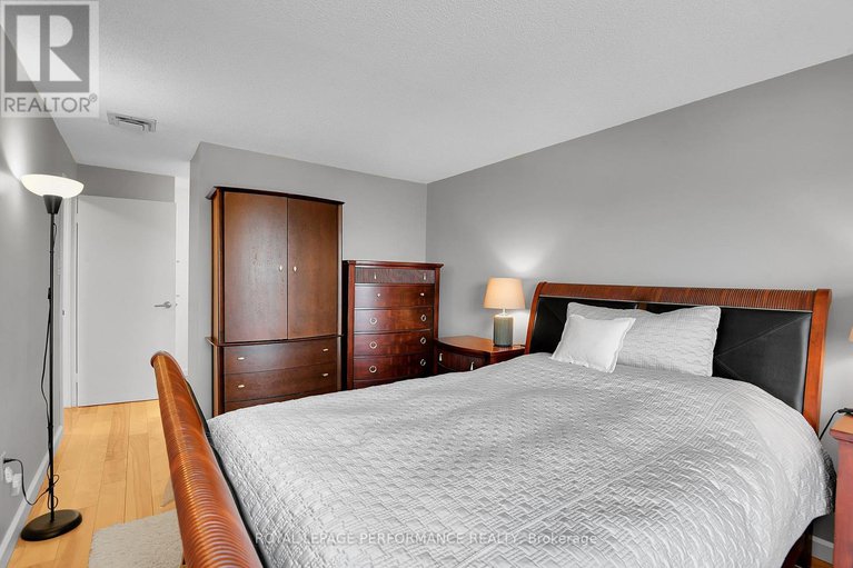 29351288/905-373-laurier-avenue-e/sandy-hill/ottawa/ontario/K1N8X6_25