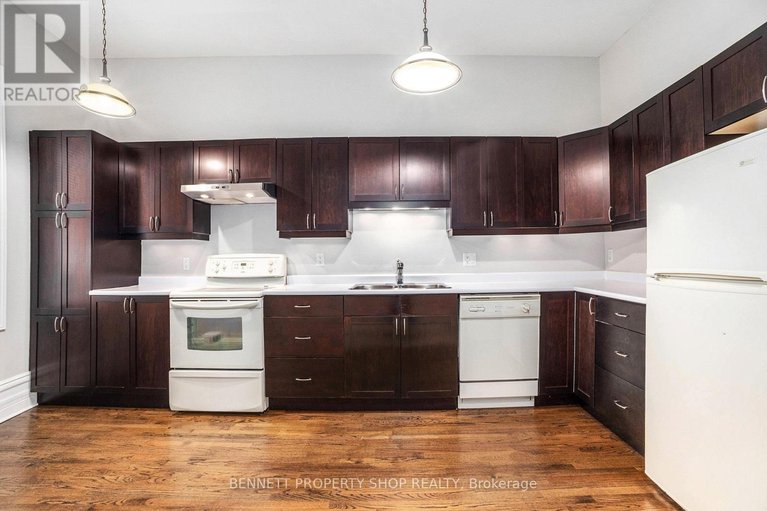 28244895/121-york-street/lower-townbyward-market/ottawa/ontario/K1N5T4_4