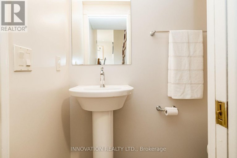 28688328/2751-massicotte-lane/emerald-woodssawmill-creek/ottawa/ontario/K1T3G9_11