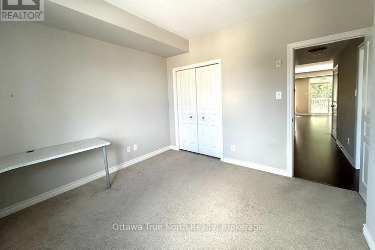 29168510/30-1032-beryl-private/riverside-southgloucester-glen/ottawa/ontario/K1V2M4_16