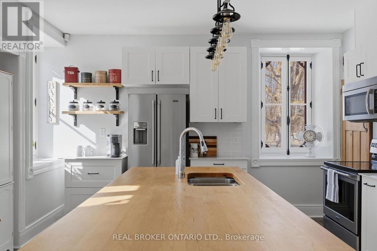 29433673/2090-beach-road/north-grenville-twp-kemptville-south/north-grenville/ontario/K0G1S0_16