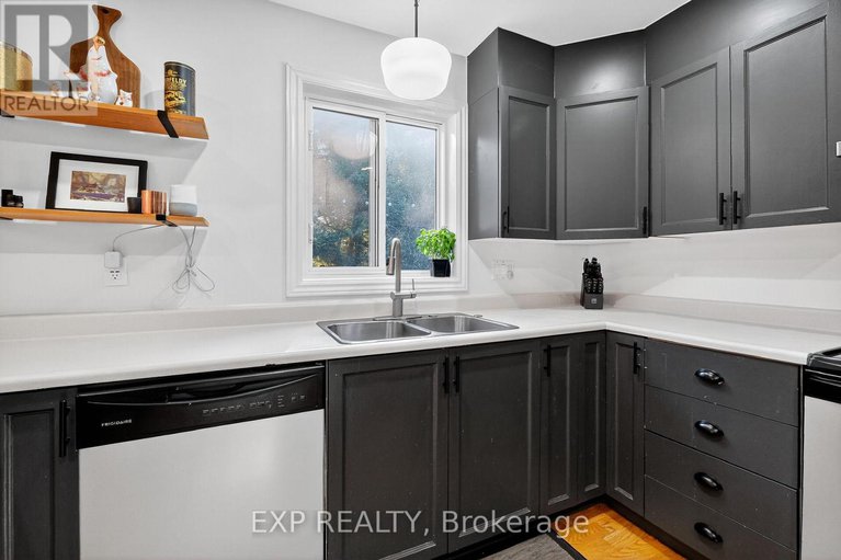 29258512/544-loucks-drive/village-of-russell/russell/ontario/K4R1B6_11