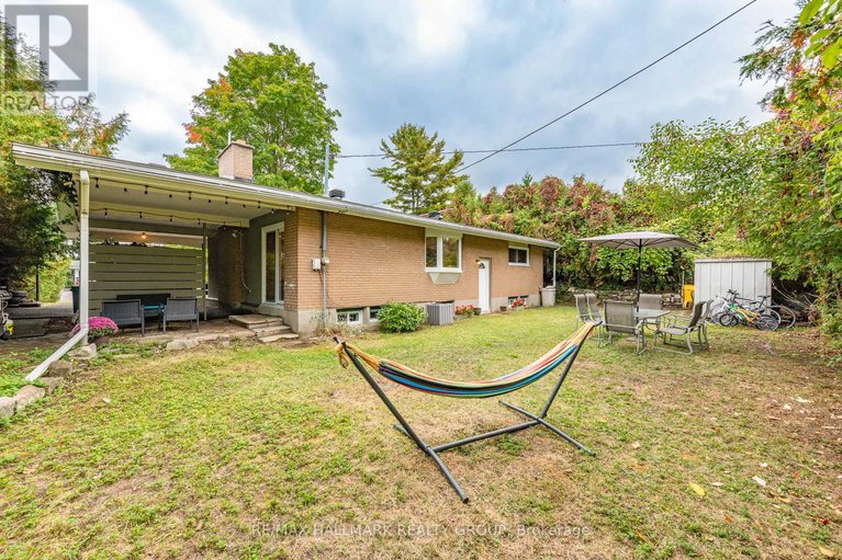 28909917/9-newbury-avenue/borden-farmstewart-farmcarleton-heightsparkwood-hills/ottawa/ontario/K2E6K7_40