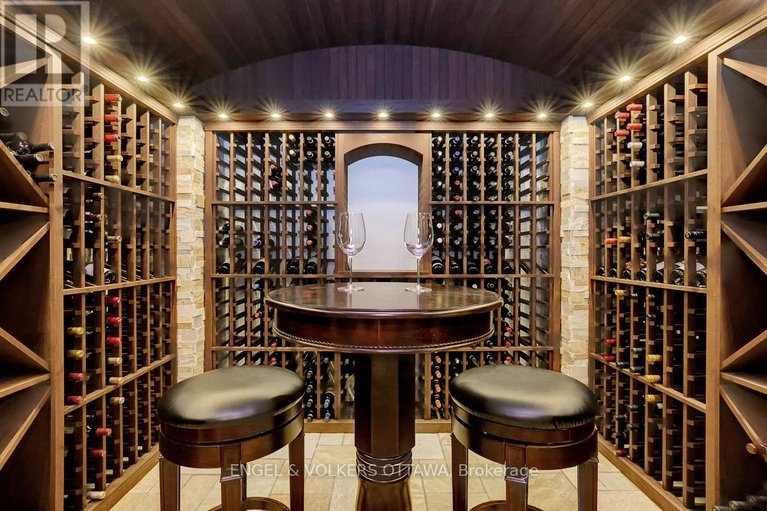 29673243/592-brierwood-avenue/mckellarhighland/ottawa/ontario/K2A2H8_44