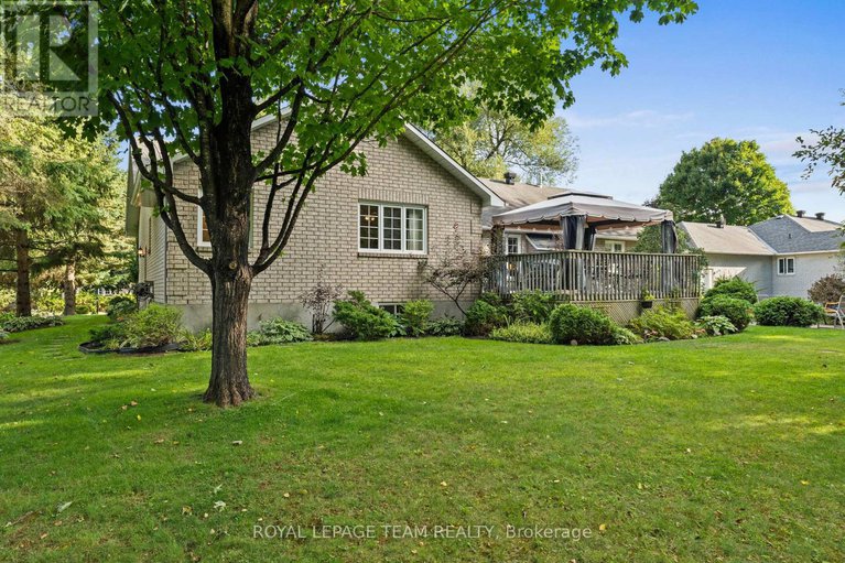 28816789/6825-sunset-boulevard/greely/ottawa/ontario/K4P1M6_32