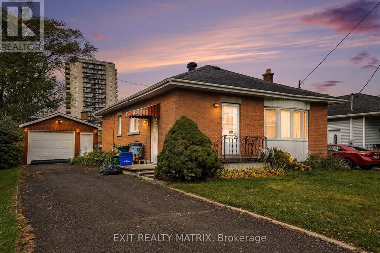 29033123/404-maria-goretti-circle/vanier/ottawa/ontario/K1L6S4_1