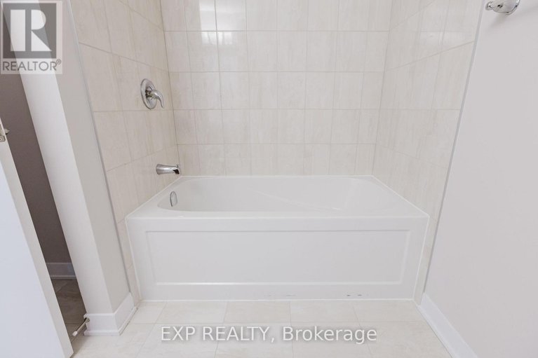 28468879/438-epoch-street/half-moon-bay/ottawa/ontario/K2J6X7_29