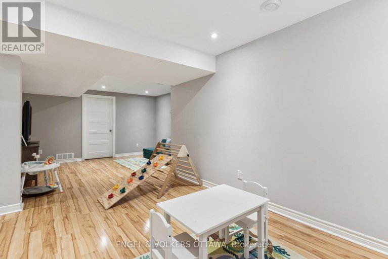 28966658/161-des-pins-street/village-of-russell/russell/ontario/K4R0B9_38