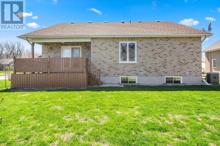 29681250/29-christie-lane/winchester/north-dundas/ontario/K0C2K0_26