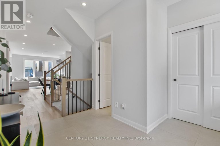28715652/2104-caltra-crescent/half-moon-bay/ottawa/ontario/K2J6V4_6
