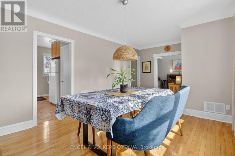 29397615/1235-erie-avenue/ridgemont/ottawa/ontario/K1V6G5_13