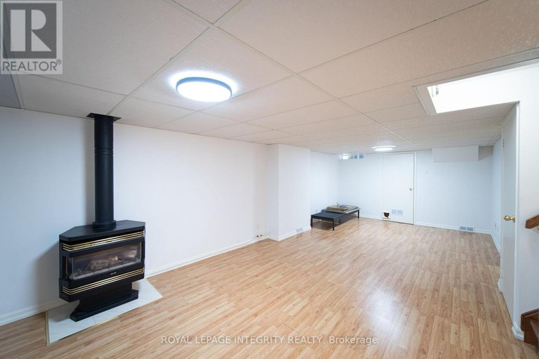 28908572/1266-famlit-court/beacon-hill-south/ottawa/ontario/K1J9A2_32