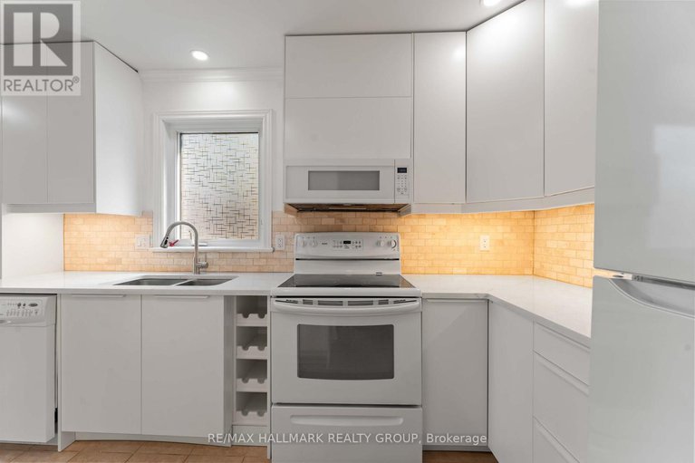 28946187/647-apollo-way/fallingbrookpineridge/ottawa/ontario/K4A1T2_20