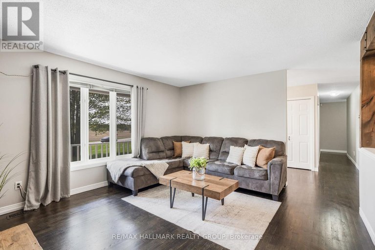 28552097/1211-lacroix-road/clarencerockland-twp/clarence-rockland/ontario/K0A2A0_6