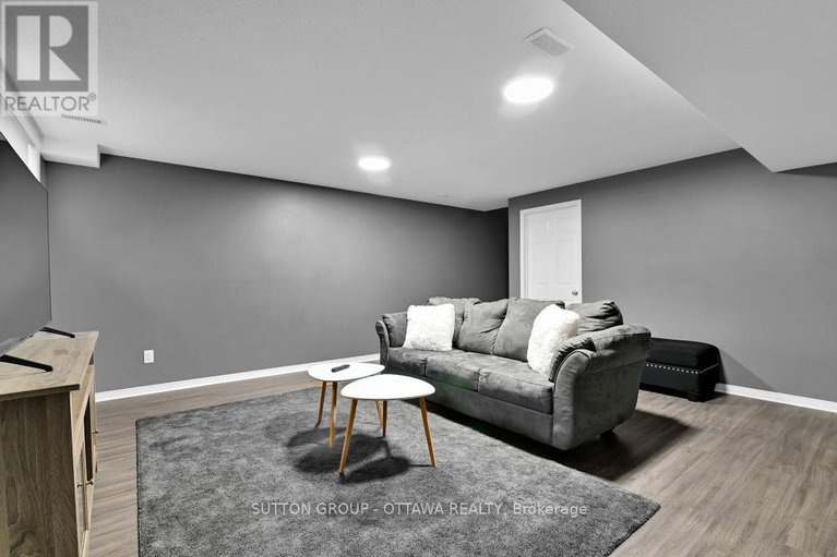 29107062/214-trail-side-circle/notting-hillsummerside/ottawa/ontario/K4A5B4_31