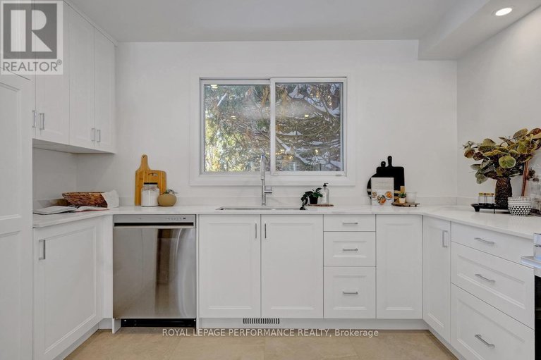 29393829/85-craig-henry-drive/craig-henrywoodvale/ottawa/ontario/K2G3S8_10