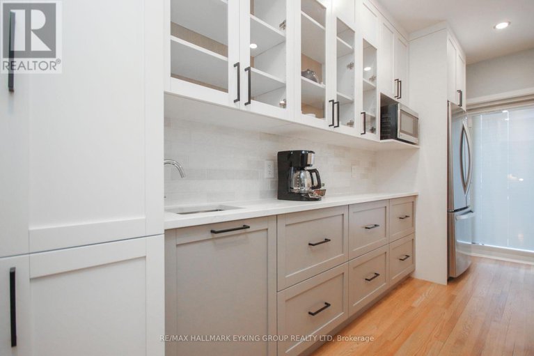 28220496/239-york-street/lower-town/ottawa/ontario/K1N5T9_17