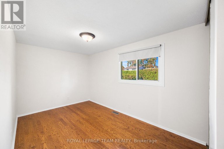 29339810/47-kidgrove-gardens/tanglewood/ottawa/ontario/K2G3W7_19