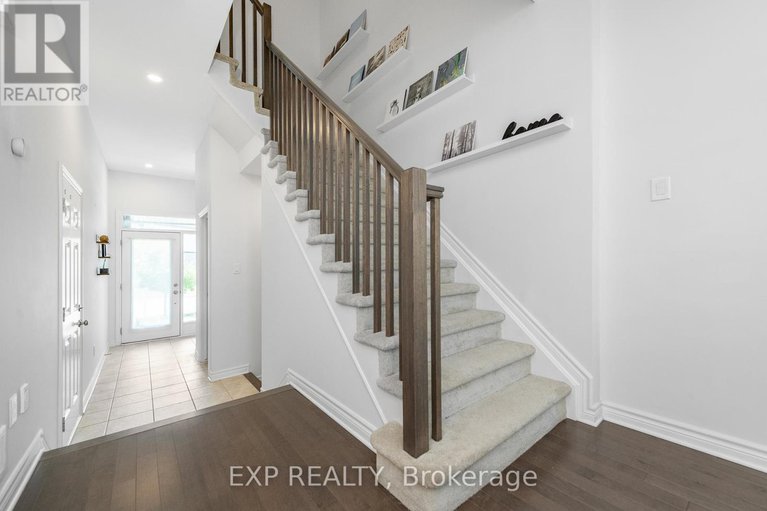 28625668/709-capricorn-circle/riverside-southgloucester-glen/ottawa/ontario/K4M0J5_5