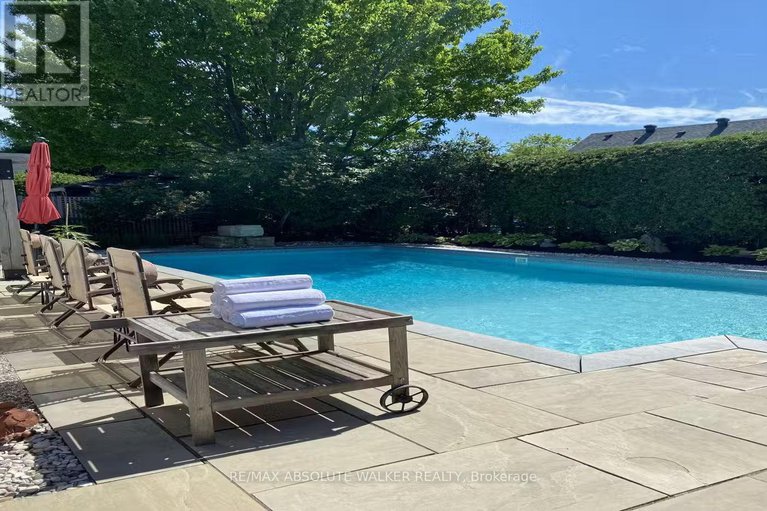 29422550/19-lambert-drive/sheahan-estatestrend-village/ottawa/ontario/K2H5Y3_30