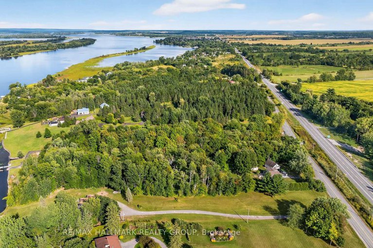 28812451/3855-old-highway-17/clarencerockland-twp/clarence-rockland/ontario/K4K1W2_43