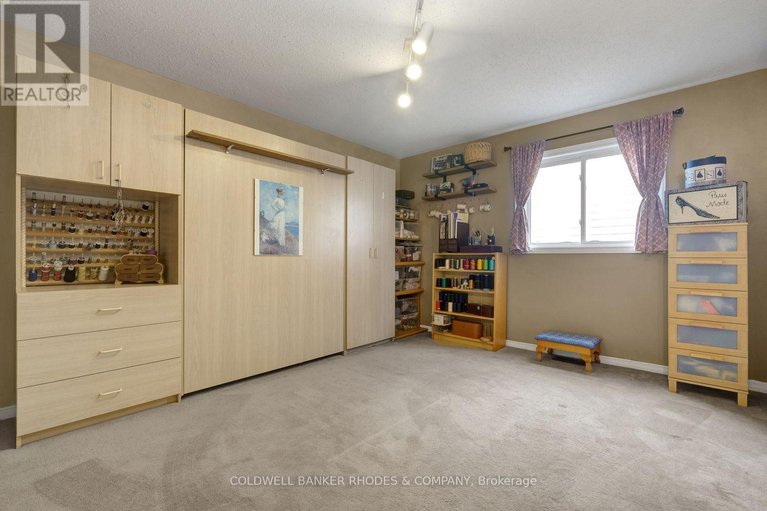 29023434/12-bramblegrove-crescent/hunt-club-parkgreenboro/ottawa/ontario/K1T3G3_29