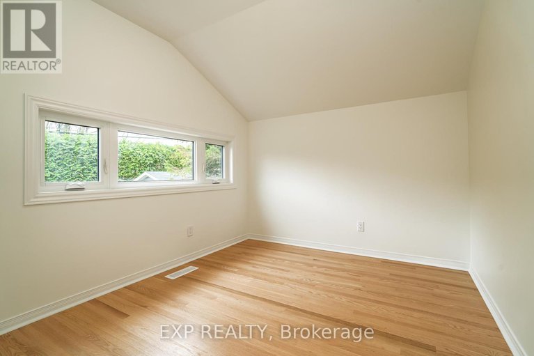 28518975/120-knoxdale-road/manordale/ottawa/ontario/K2G1A7_17